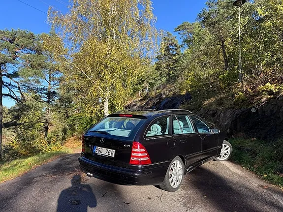 Mercedes-Benz C320 2006 photo 4