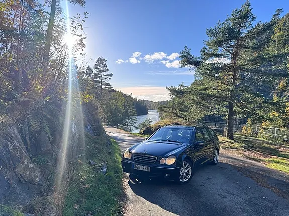 Mercedes-Benz C320