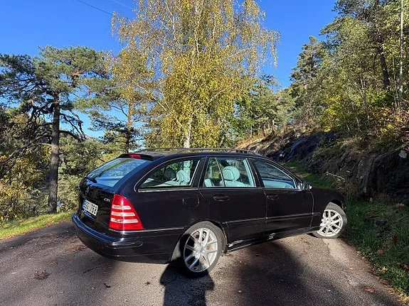 Mercedes-Benz C320 2006 photo 5