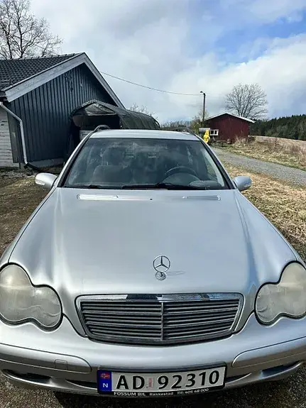 Mercedes-Benz C200