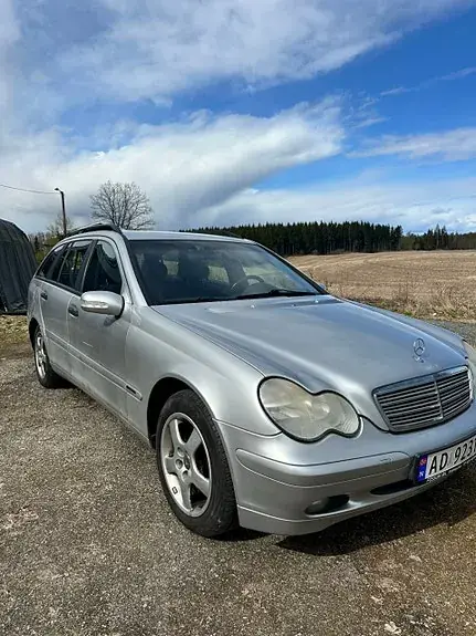Mercedes-Benz C200 2001 photo 2
