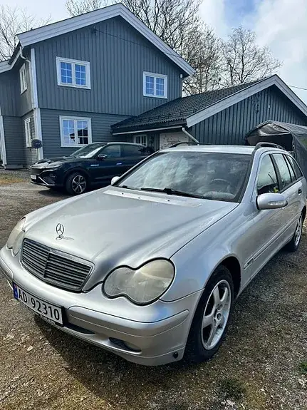Mercedes-Benz C200 2001 photo 3