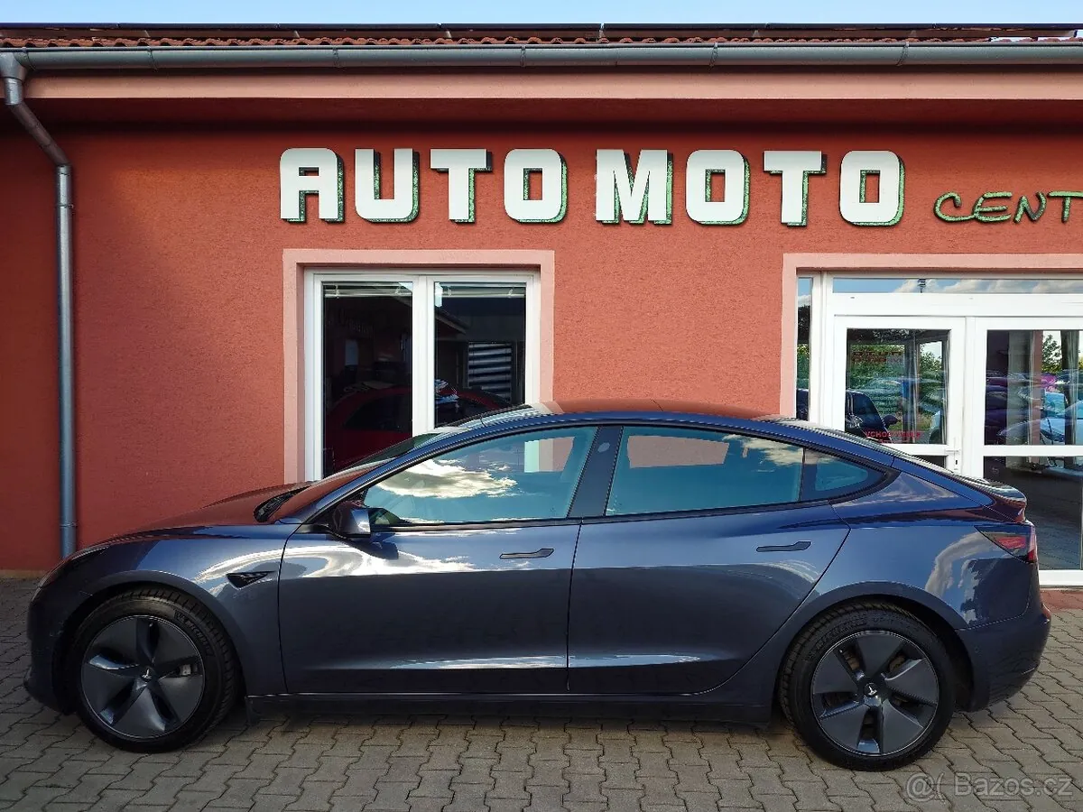 Tesla Model 3 2021 photo 2