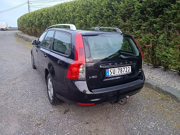 Volvo V50 2010 photo 2