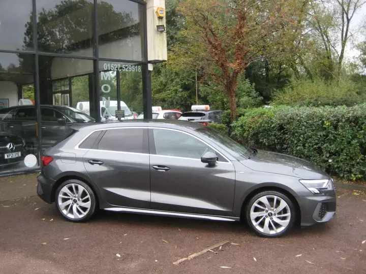 Audi A3 2022 photo 3
