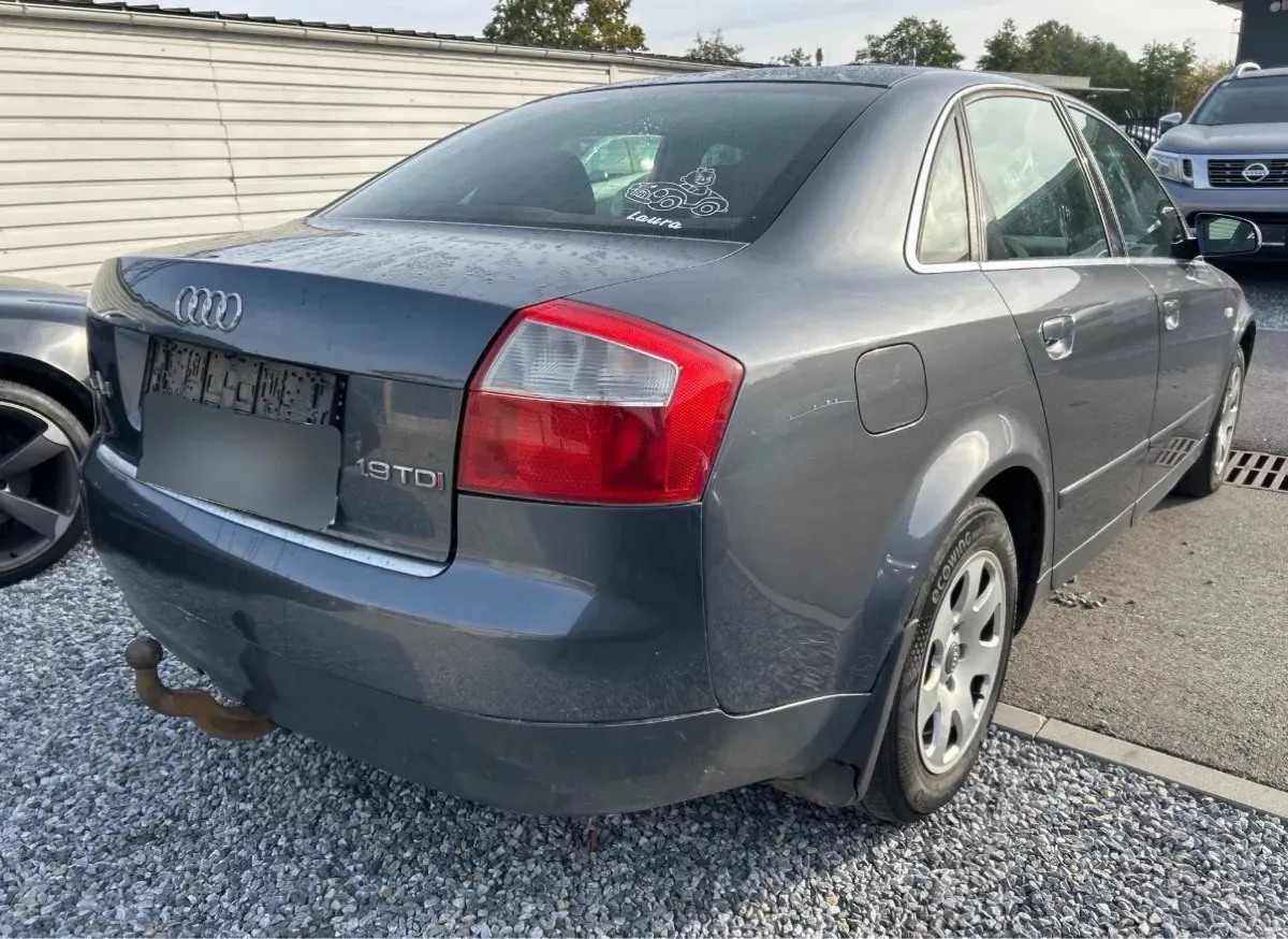 Audi A4 2003 photo 3
