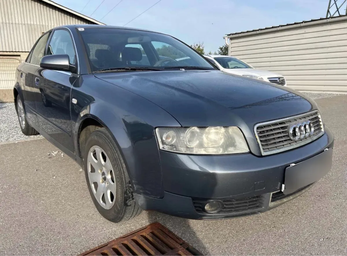 Audi A4 2003 photo 2
