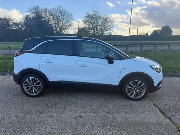 Vauxhall Crossland X 2019 photo 2