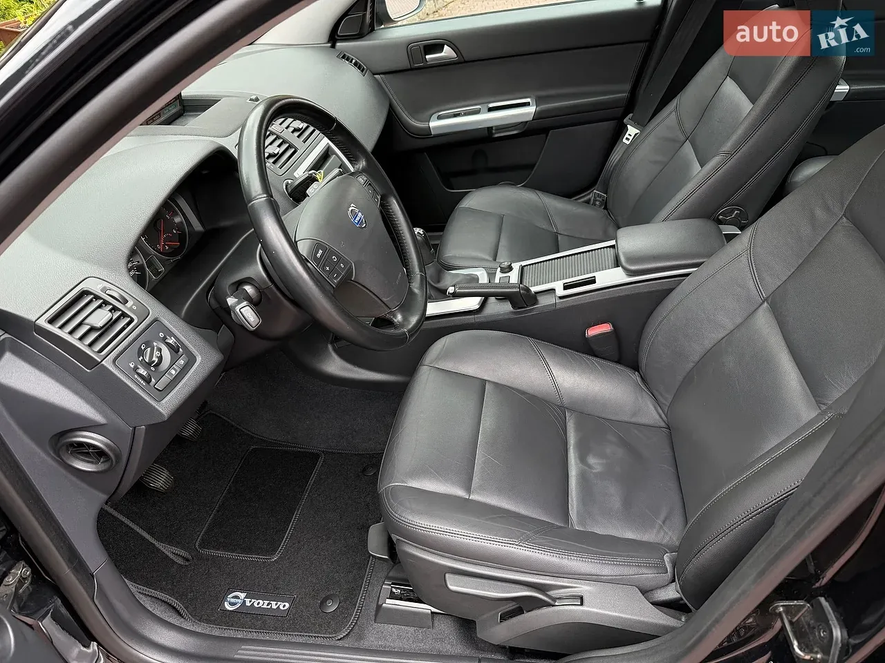 Volvo V50 2012 photo 2