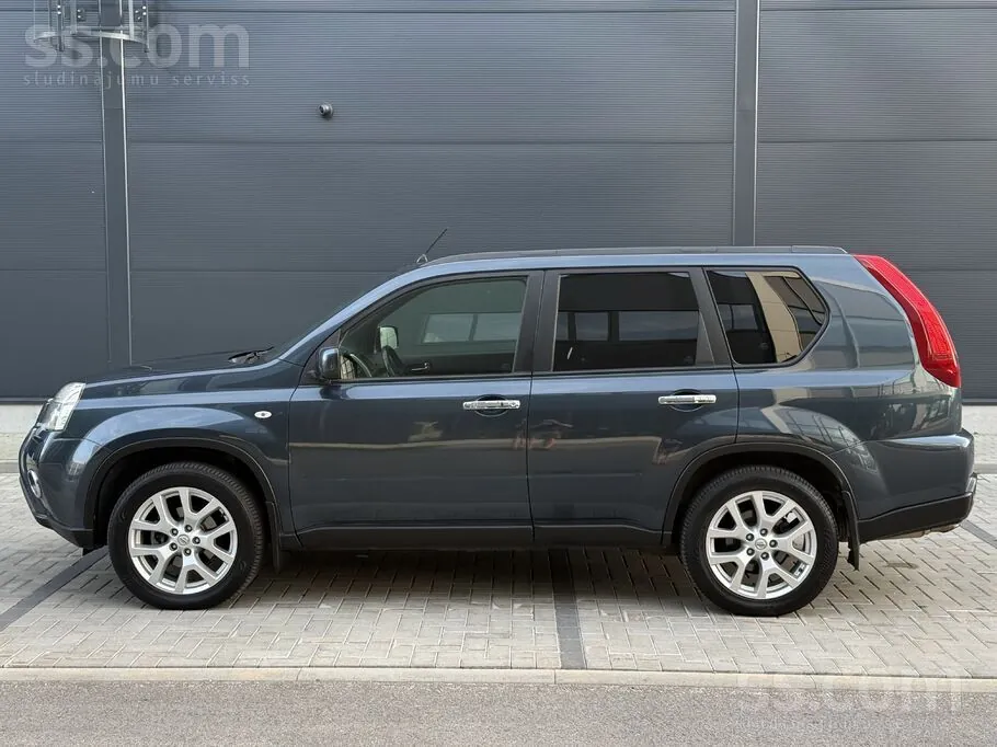 Nissan X-Trail 2011 photo 2