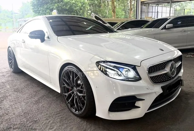 Mercedes-Benz E300