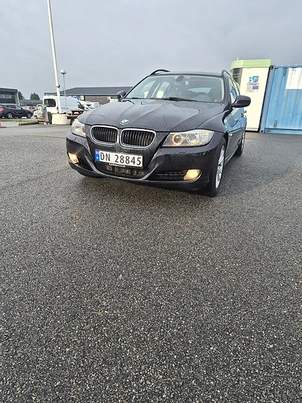 BMW 320D 2009 photo 4