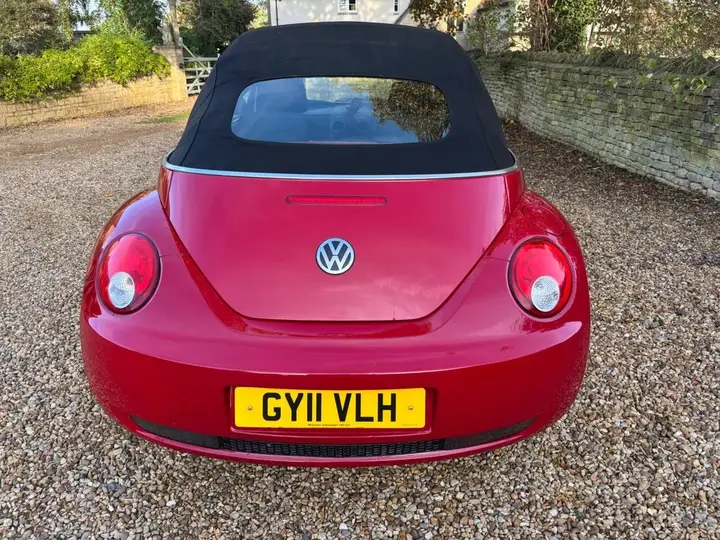 Volkswagen Beetle 2011 photo 4