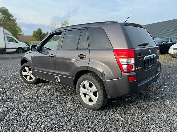 Suzuki Grand Vitara 2011 photo 4