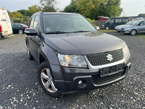 Suzuki Grand Vitara 2011 photo 2