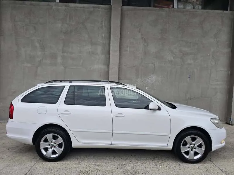 Skoda Octavia 2010 photo 4