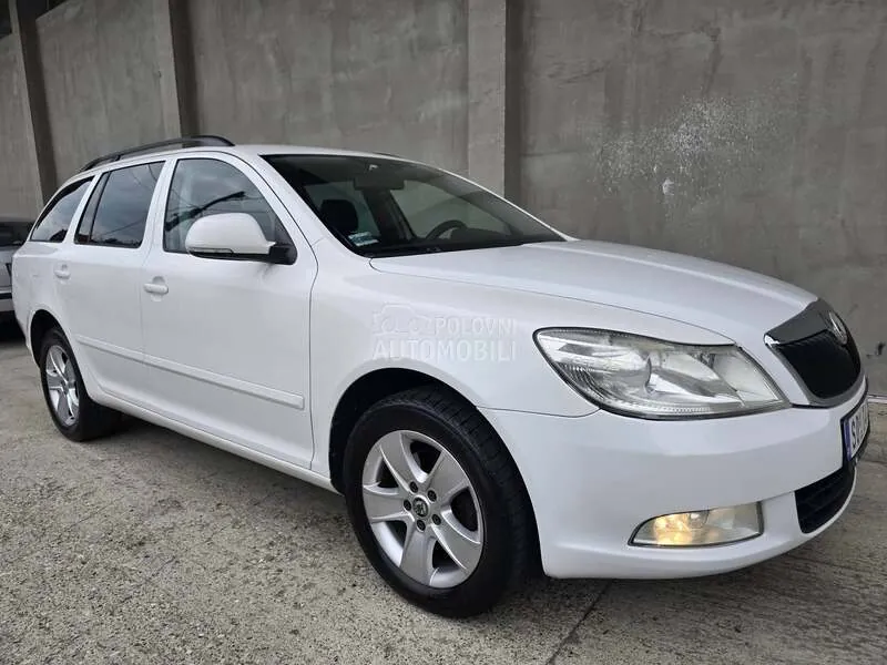 Skoda Octavia 2010 photo 3