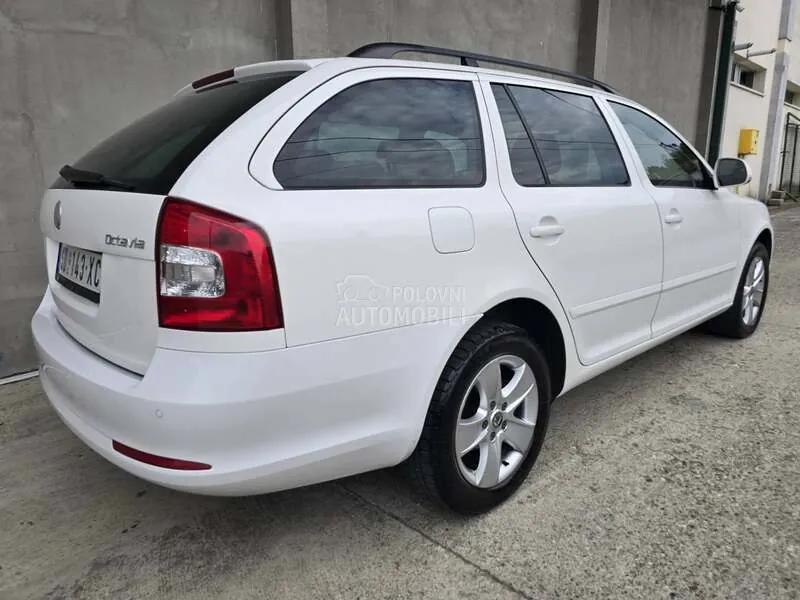 Skoda Octavia 2010 photo 5