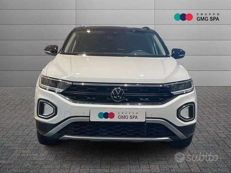Volkswagen T-Roc 2022 photo 2