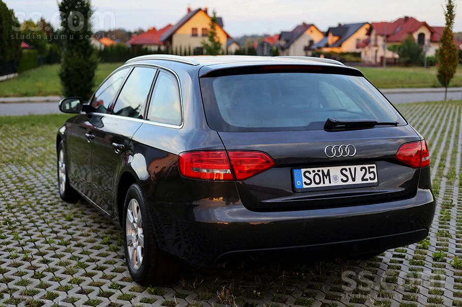 Audi A4 2011 photo 5