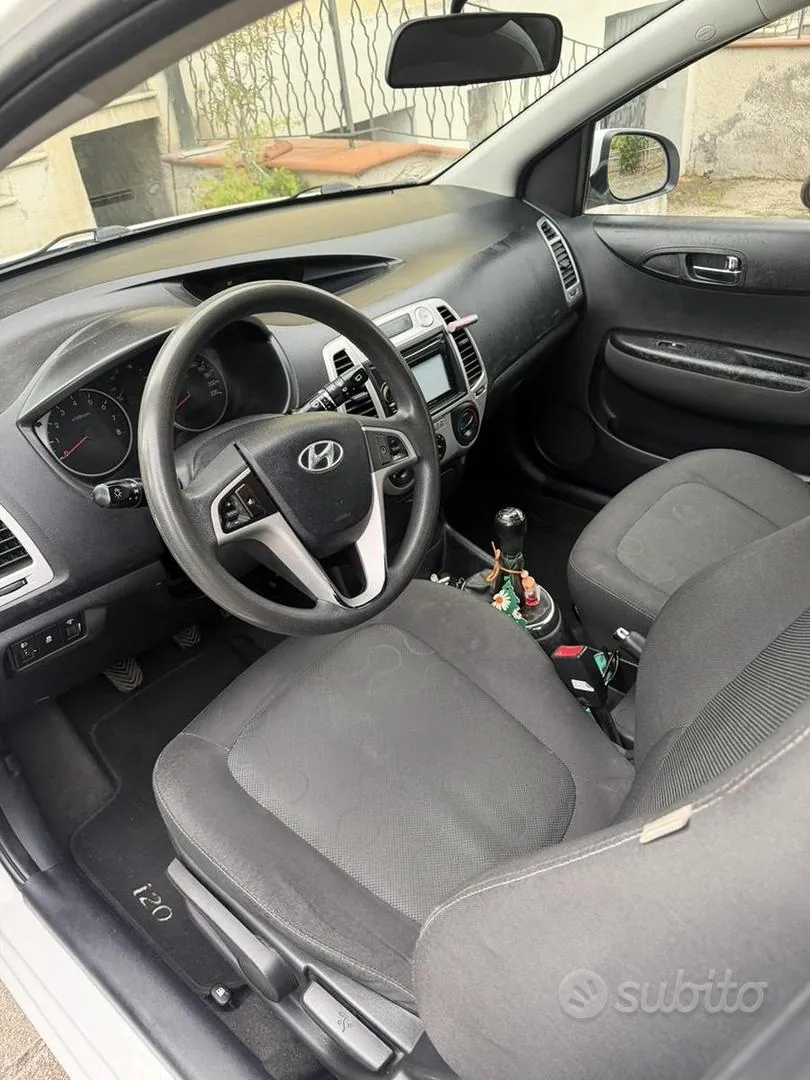 Hyundai I20 2011 photo 4
