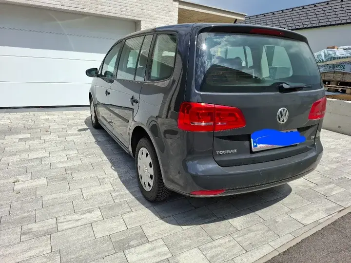 Volkswagen Touran 2014 photo 3