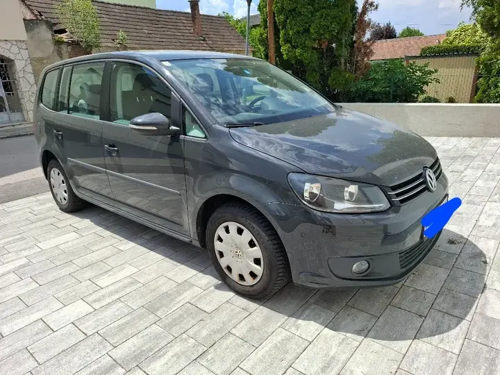 Volkswagen Touran 2014 photo 2