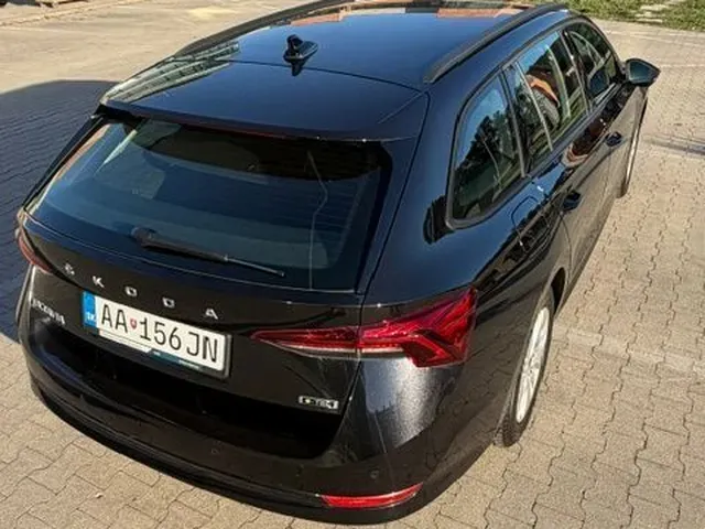 Skoda Octavia Combi 2023 photo 3