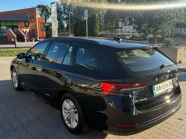 Skoda Octavia Combi 2023 photo 4