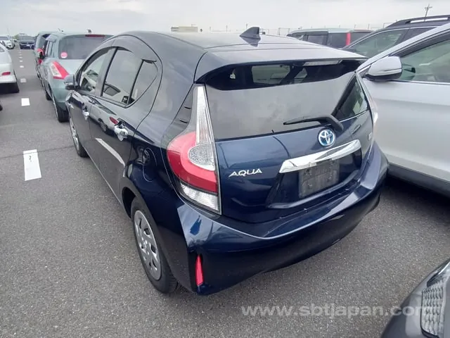 Toyota Aqua S Style 2018 photo 3