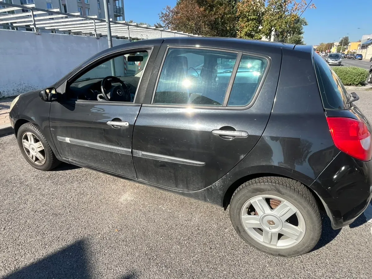 Renault Clio 2006 photo 3