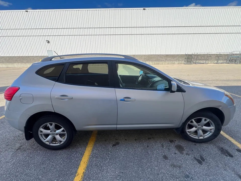 Nissan Rogue 2010 photo 2