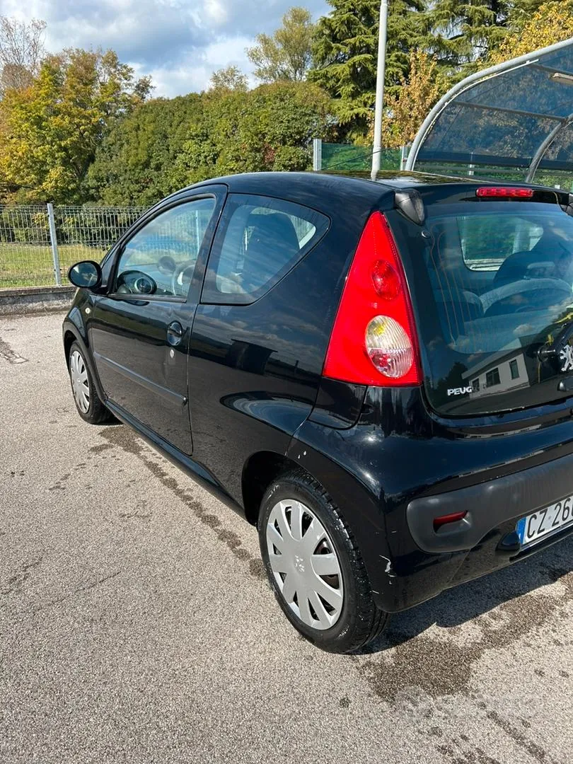 Peugeot 107 2005 photo 2