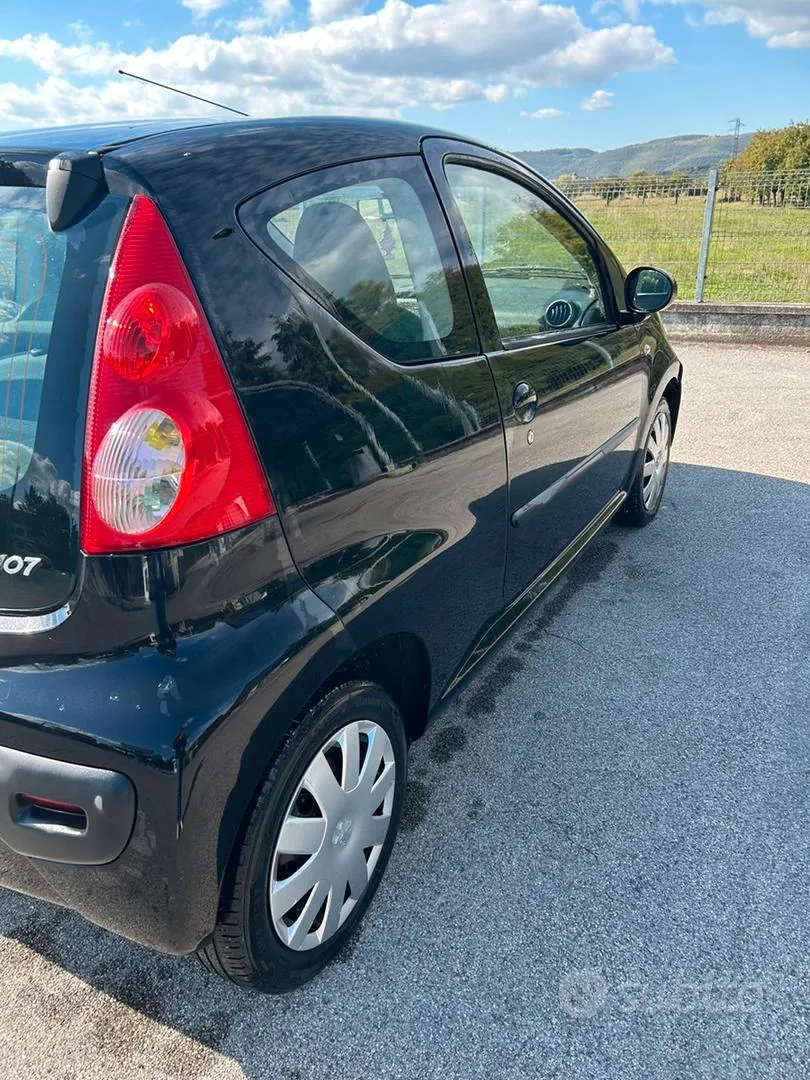 Peugeot 107 2005 photo 3