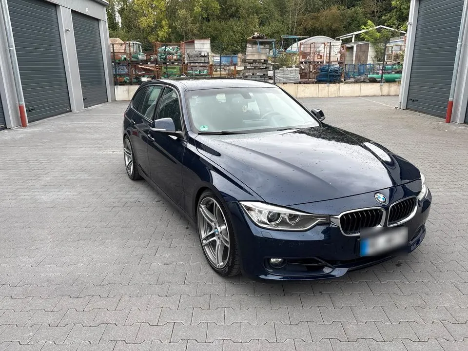 BMW 328I