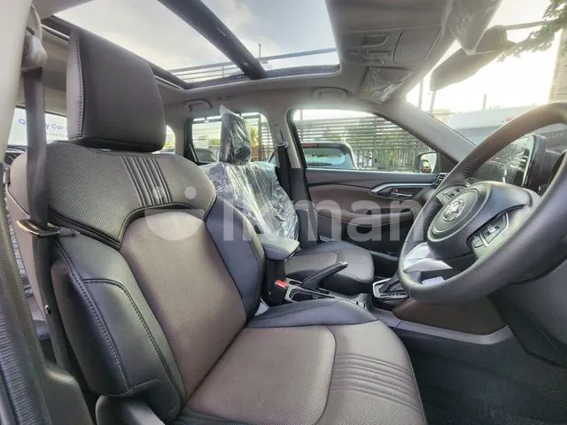 Toyota Hyryder 2025 photo 5