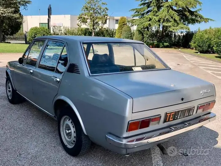 Alfa Romeo Alfetta 1976 photo 2