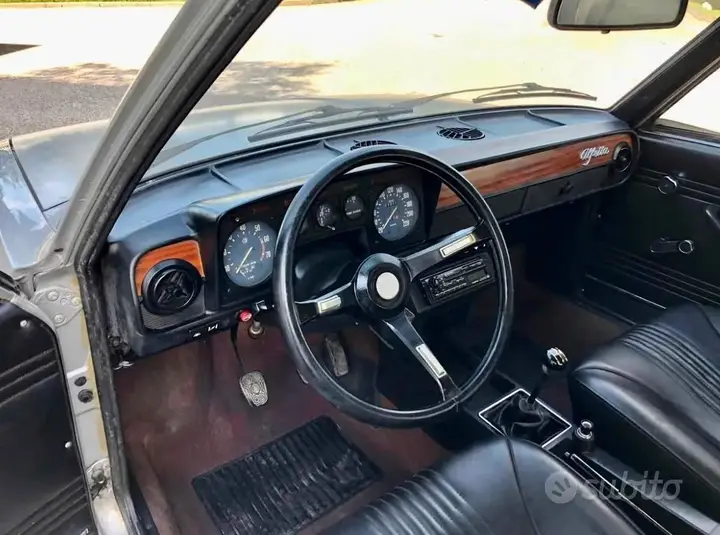 Alfa Romeo Alfetta 1976 photo 4
