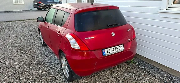 Suzuki Swift 2011 photo 3