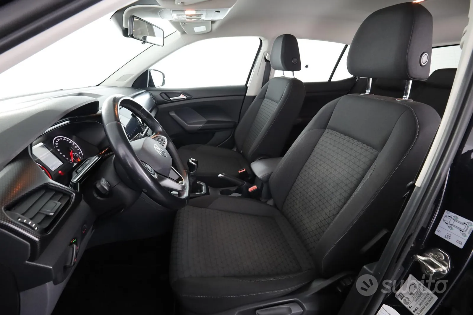 Volkswagen T-Cross 2021 photo 2