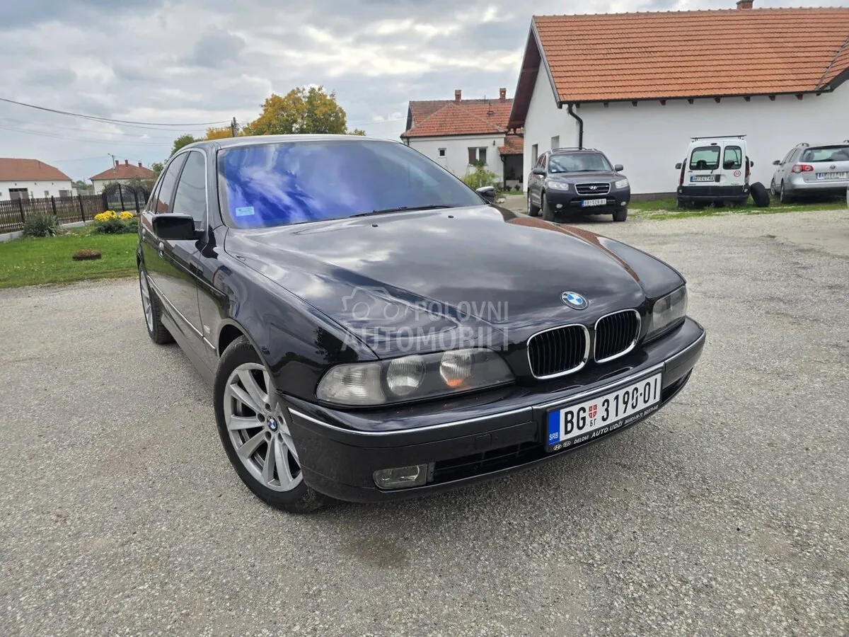 BMW 528