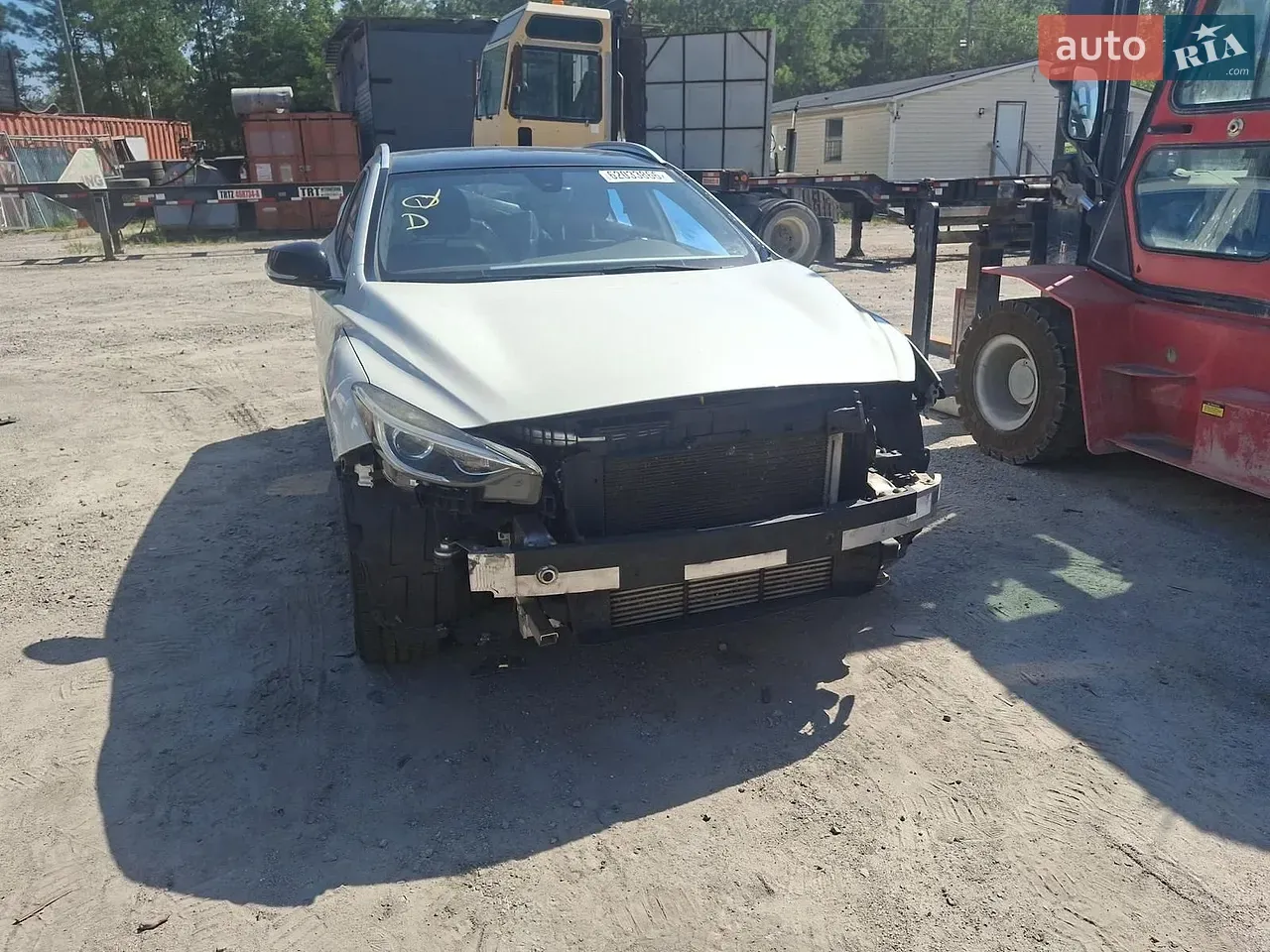 Infiniti Qx30 2017 photo 2