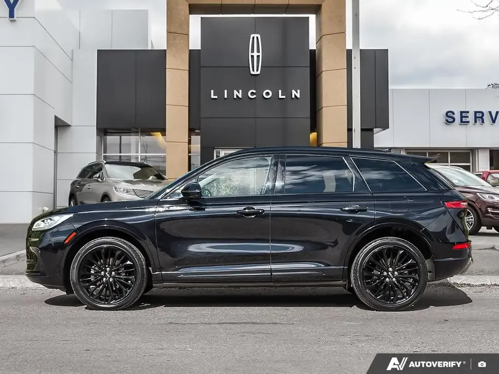 Lincoln Corsair 2024 photo 3