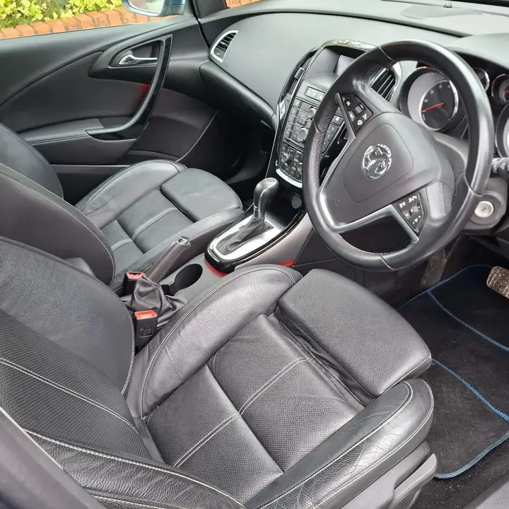 Vauxhall Astra 2015 photo 5