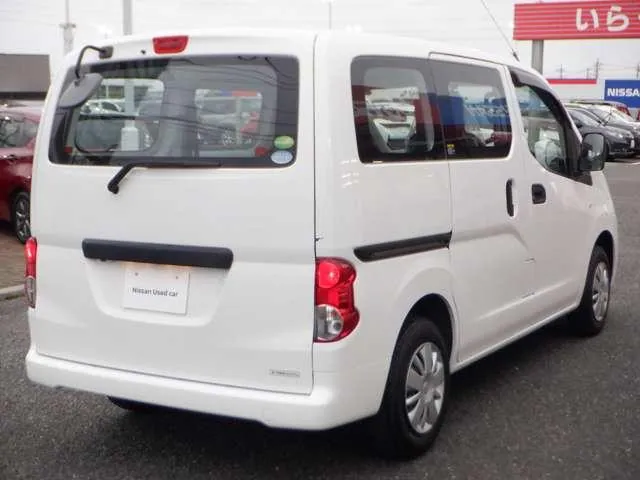 Nissan Nv200 2018 photo 3