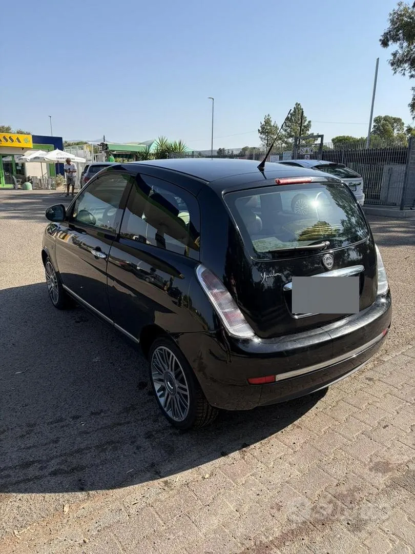 Lancia Ypsilon 2011 photo 3