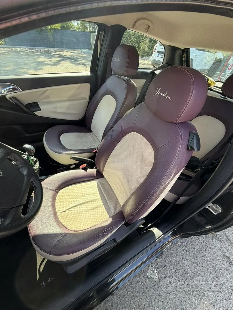 Lancia Ypsilon 2011 photo 4