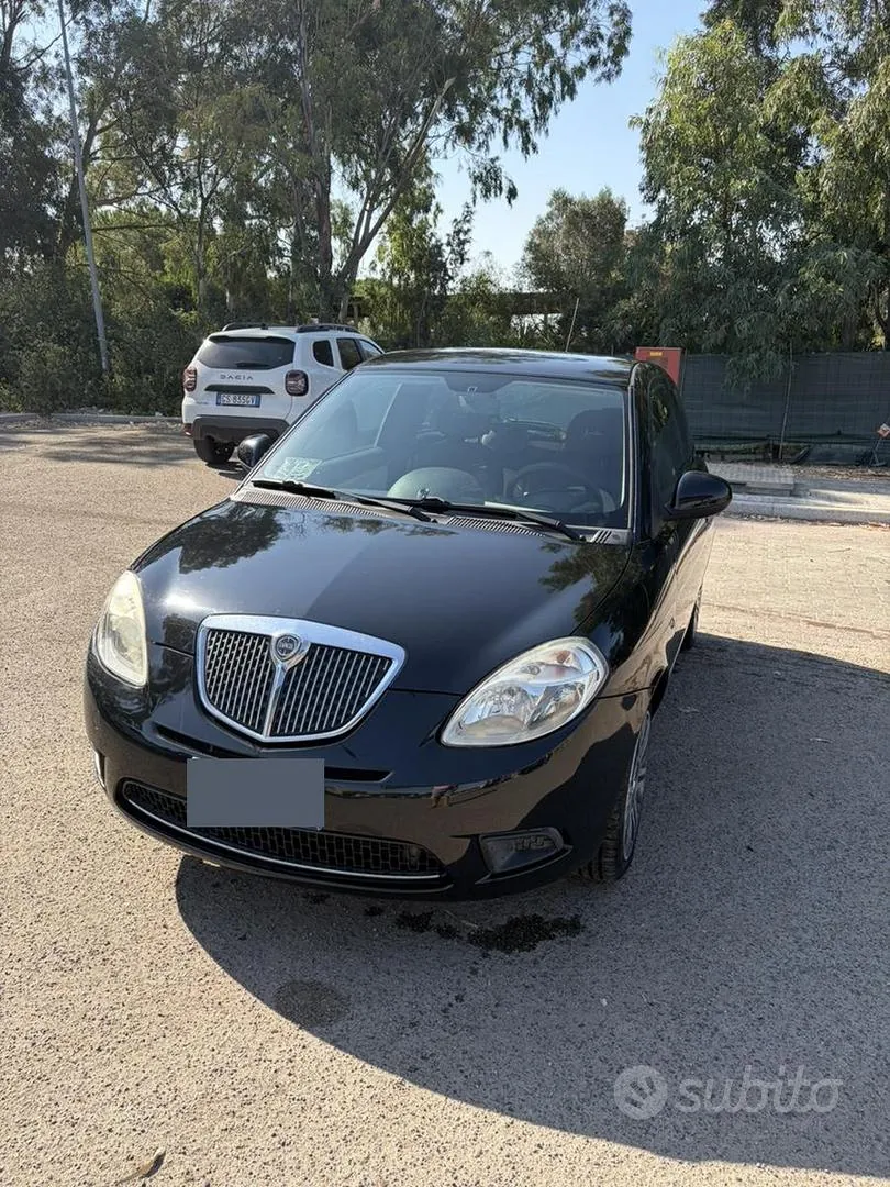 Lancia Ypsilon
