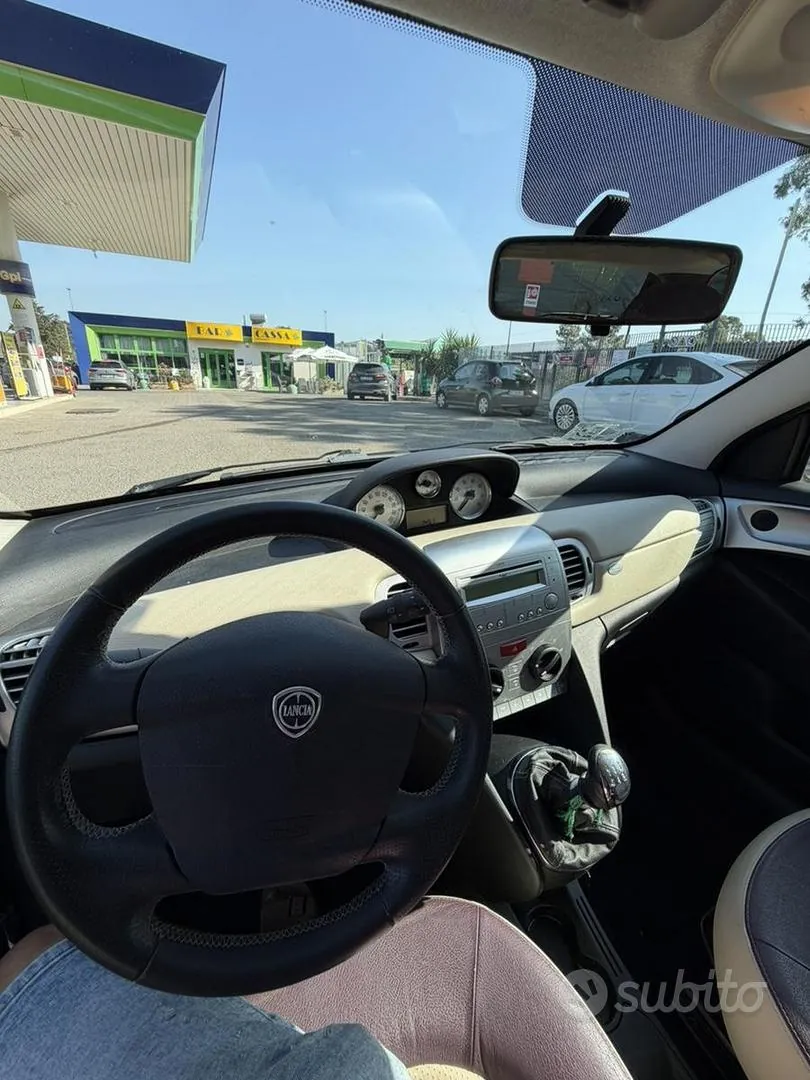Lancia Ypsilon 2011 photo 5