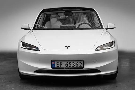 Tesla Model 3 2026 photo 5